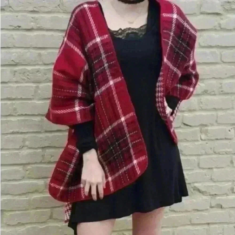 Reversible Winter Wrap - Picture 5 of 5